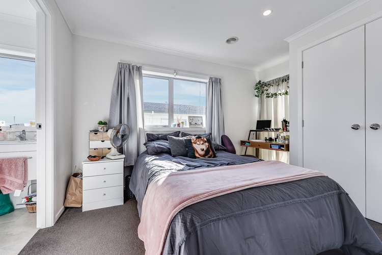 6/113 Knighton Road Hillcrest_6