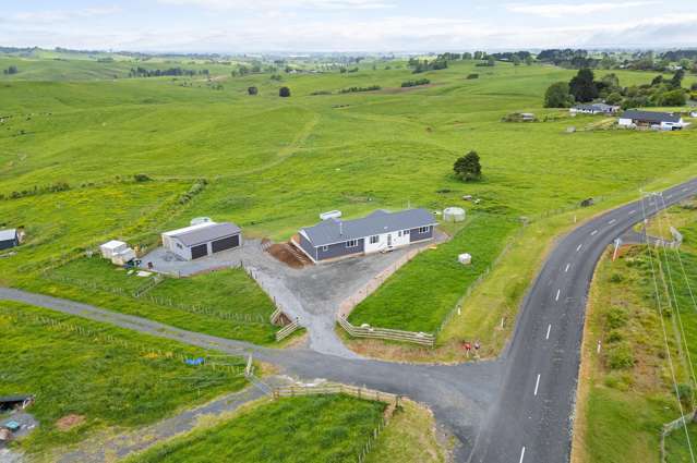 Live the Rural Dream – 30 Minutes from Hamilton