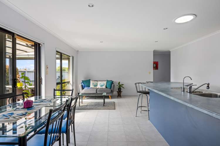 7a Barberry Lane Te Atatu Peninsula_9