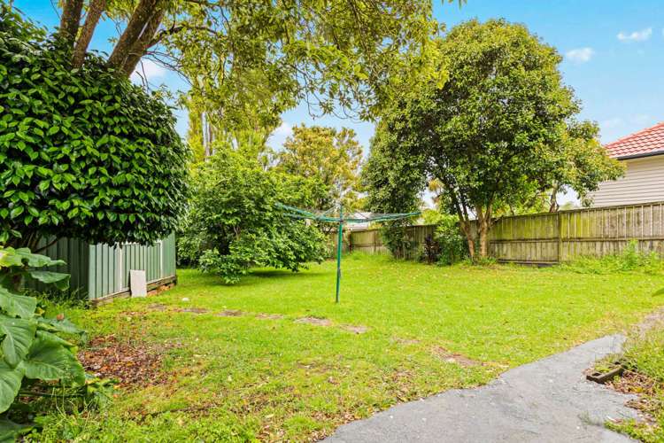 110 McLeod Road Te Atatu South_12