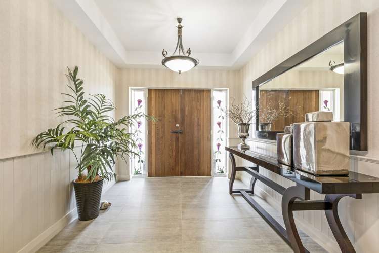 3 Old Windsor Lane Bottle Lake_16