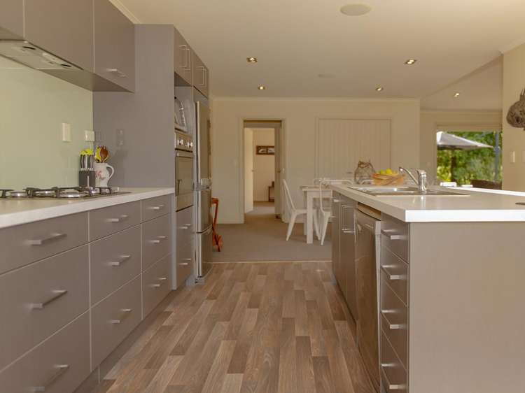 9 Taunui Place Cooks Beach_12