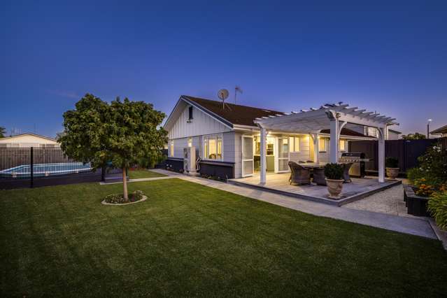 Extensively Renovated Entertainer's Dream