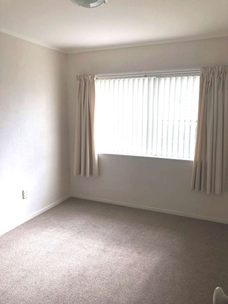 2/2 Carlton Street Hillsborough_8