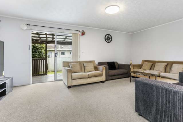 1/30 Challen Close Conifer Grove_3