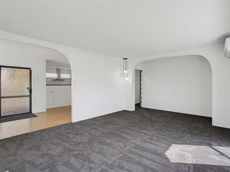 33 Joanna Place Deanwell_10