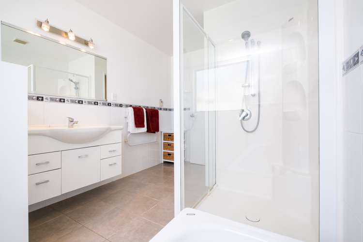 86 Rochfort Road Havelock North_17