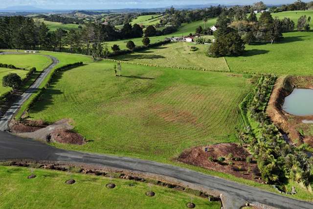 Large Land off Tara Road