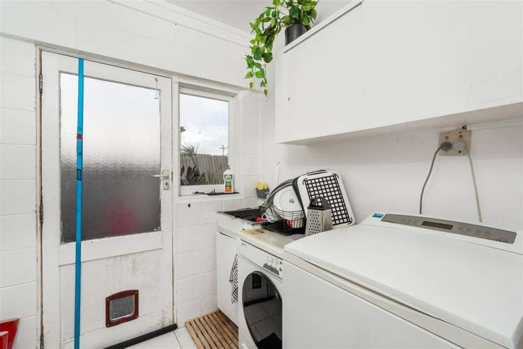 4 Roberts Road Te Atatu South_16