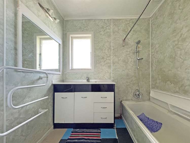 75 Larnoch Road 11401_11