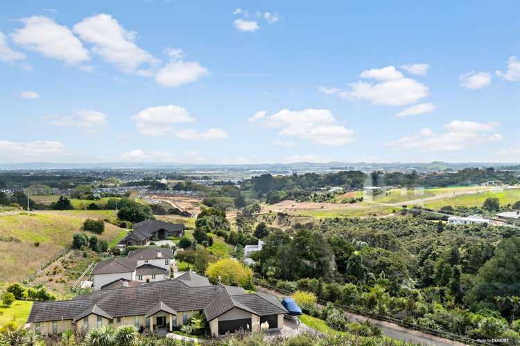 764 Redoubt Road Flat Bush_1