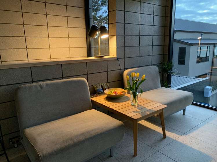 616B Marine Drive Days Bay, Eastbourne_22