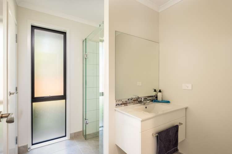 5 Mahuru Lane Okato_17