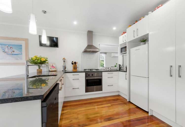 6 Woodford Avenue Henderson_3