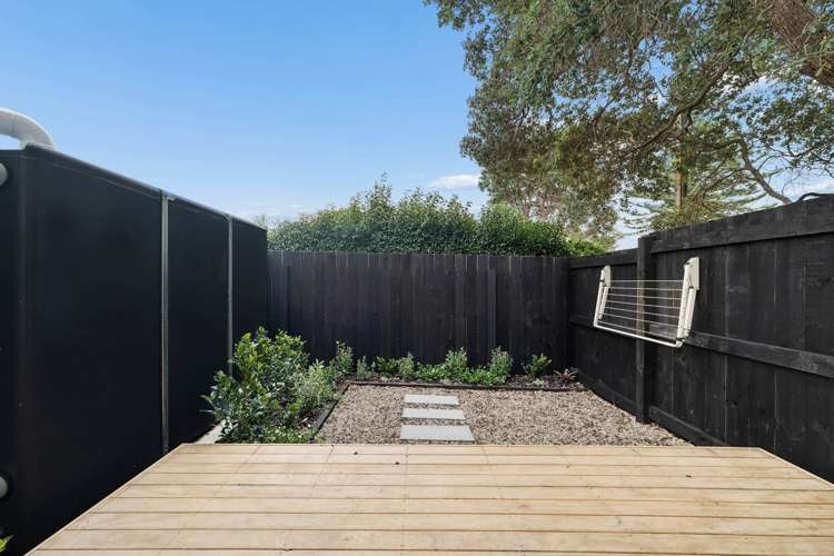 8/12 Yeovil Road Te Atatu Peninsula_11