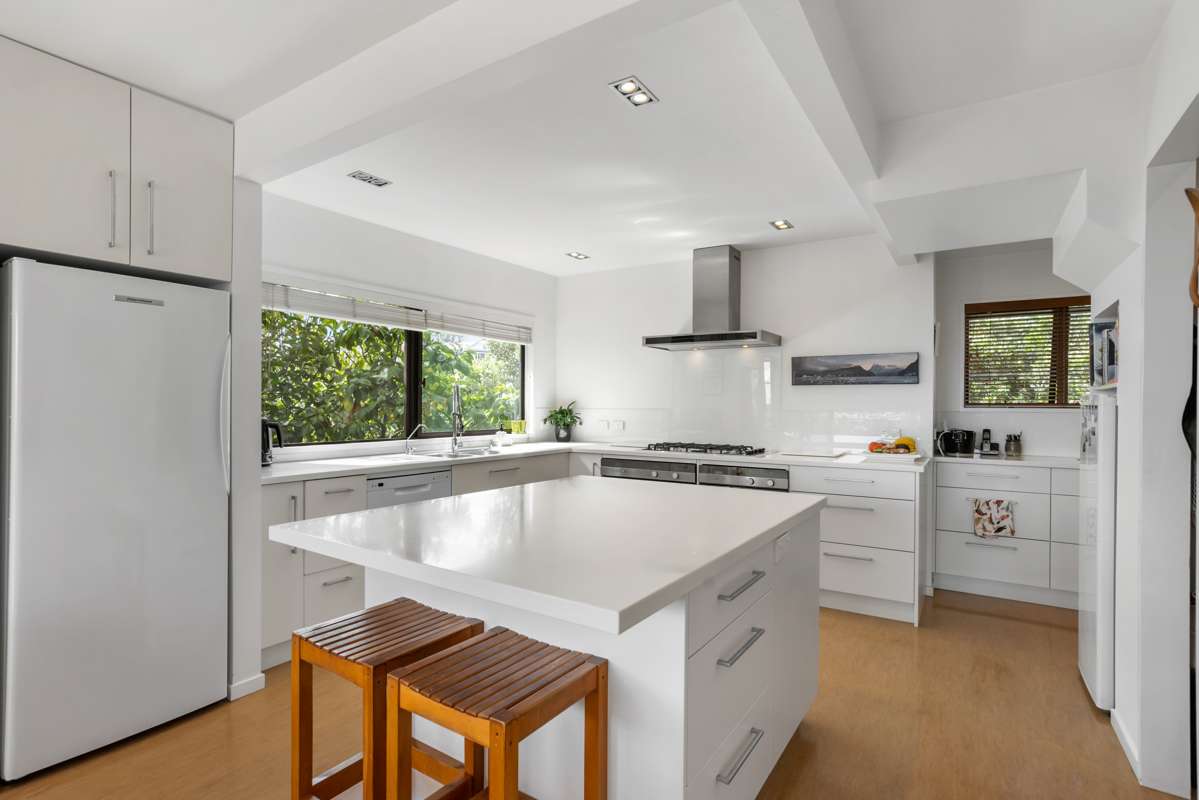 83 Bassett Road_3
