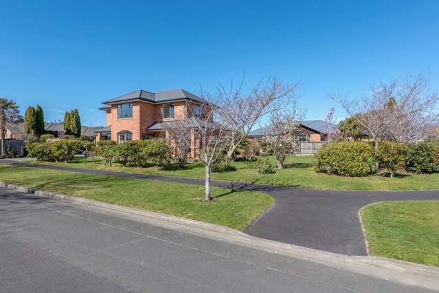 2 Harrys Way Redwood_1