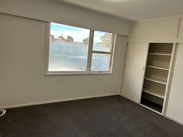 2/4 Marriott road Pakuranga Heights_3