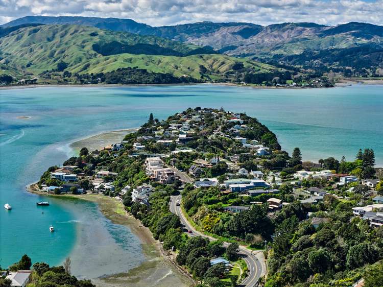 8 Kiriwai Road Paremata_26