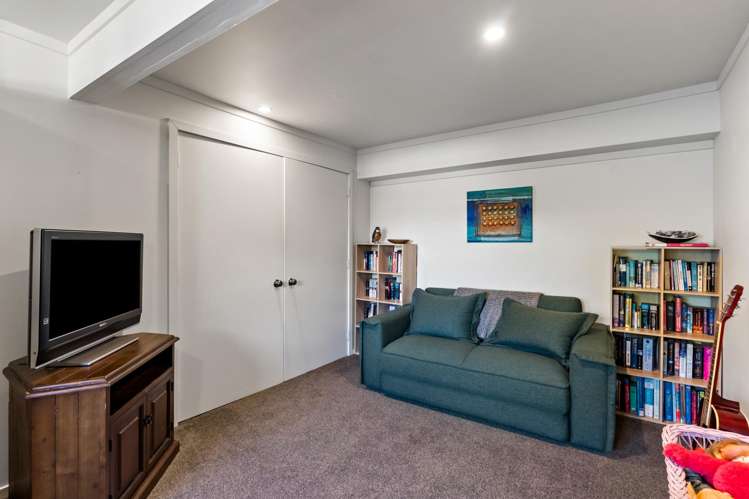 84 Thurleigh Grove Karori_19