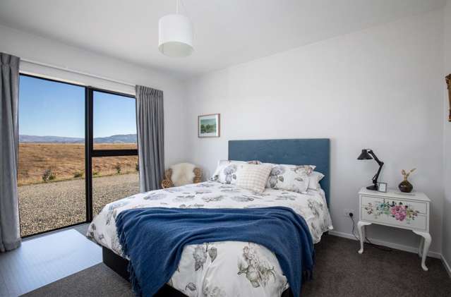 Stylish Country Living with Room to Grow!