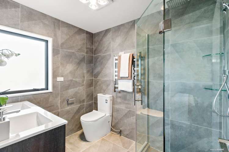 6 Cooladawson Drive Flat Bush_14