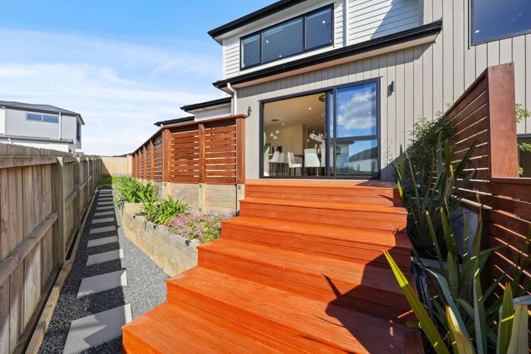 17 Ballyalton Crescent Flat Bush_27