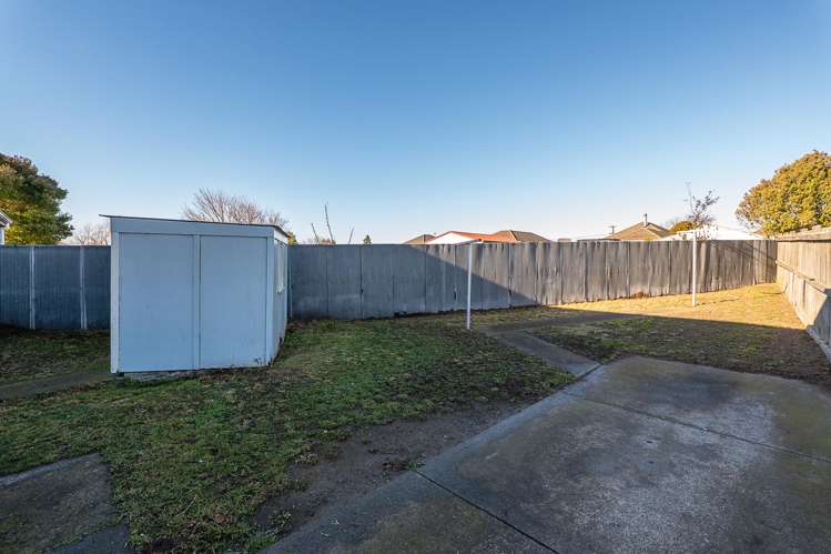 20 and 22 Bournemouth Crescent Aranui_13