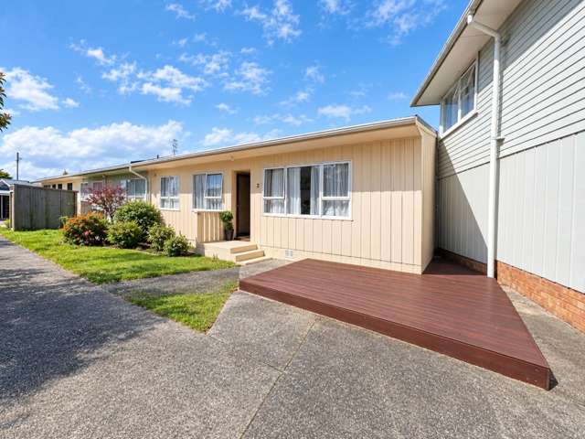Spacious 2-Bedroom Unit with Large Deck & Carport