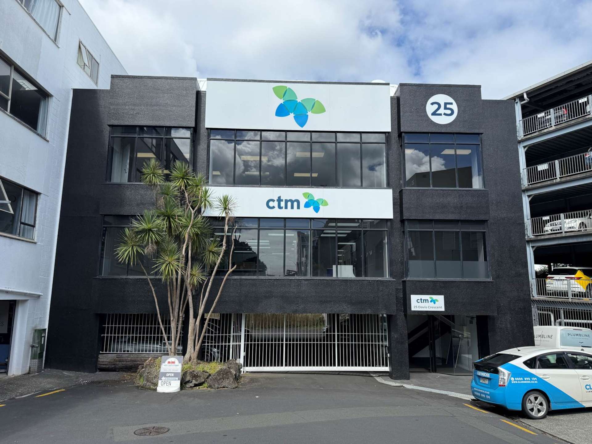 25 Davis Crescent Newmarket_0