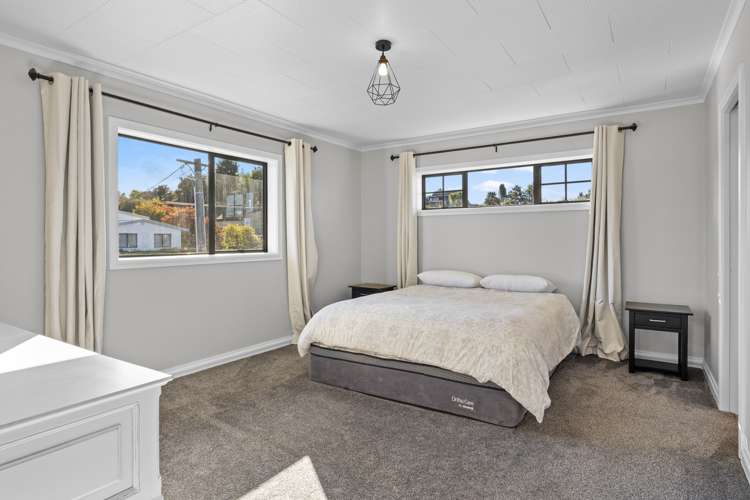 19 Ingle Avenue Waipahihi_13