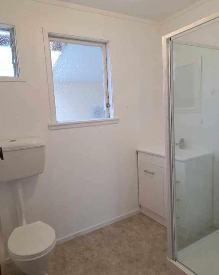 1/137 Centreway Road Orewa_7