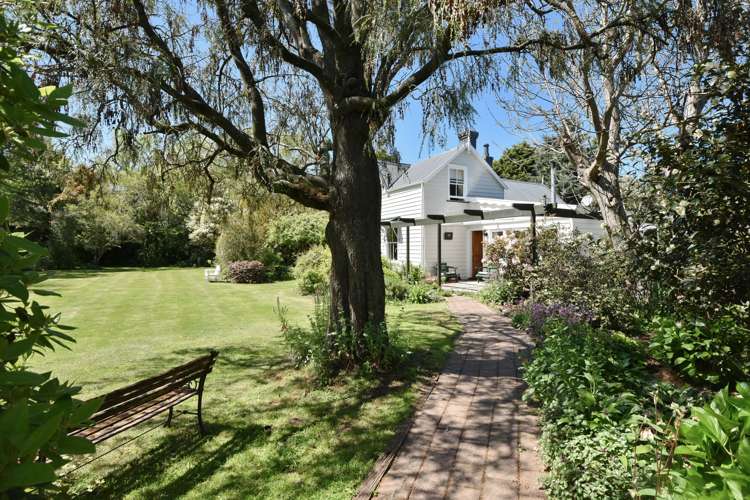 61 Gordon Street Southbridge_15