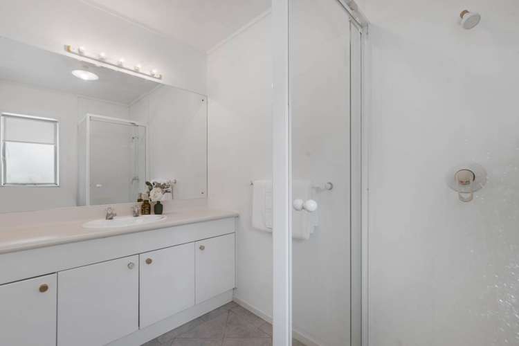 2/60 Whitford Road Northpark_15