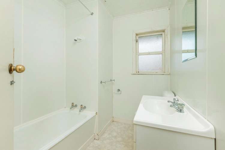 38 Matata Street Blockhouse Bay_15