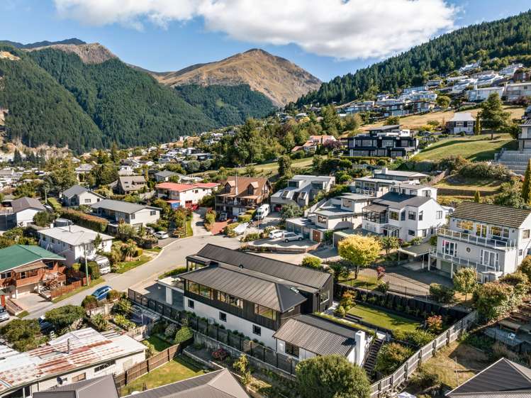 3 Panorama Place Queenstown_34