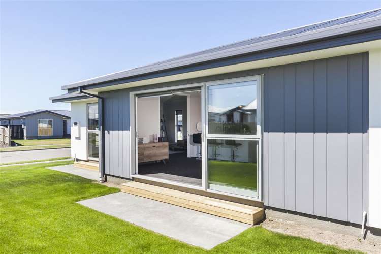 7 Kingsbridge West Burwood_2