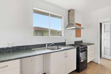 76 Takahe Road_1