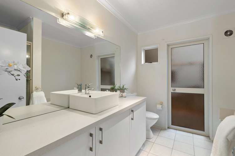 19b Wynyard Crescent Fernhill/Sunshine Bay_19