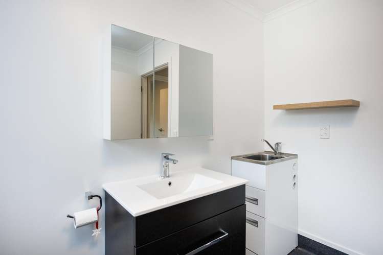 8B Sinclair Avenue Highbury_8