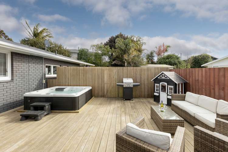 69 Emmett Street Greerton_15