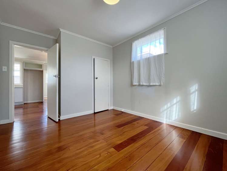 30 Fruitvale Road New Lynn_11