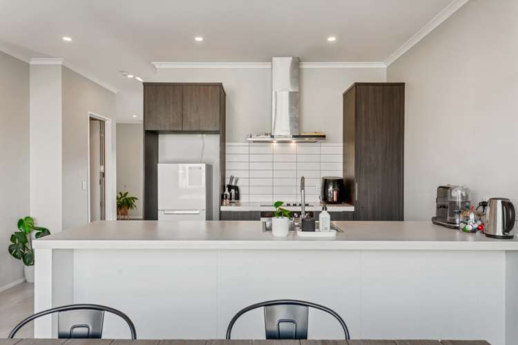 6/4 Matimati Place Hobsonville_10