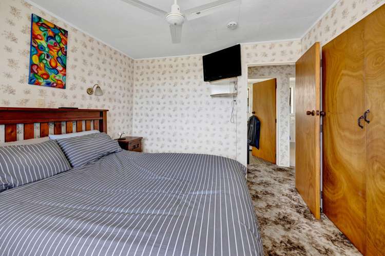 13 Flint Road West Stratford_13