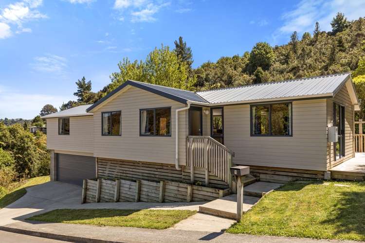 1 Lowry Heights Stokes Valley_0