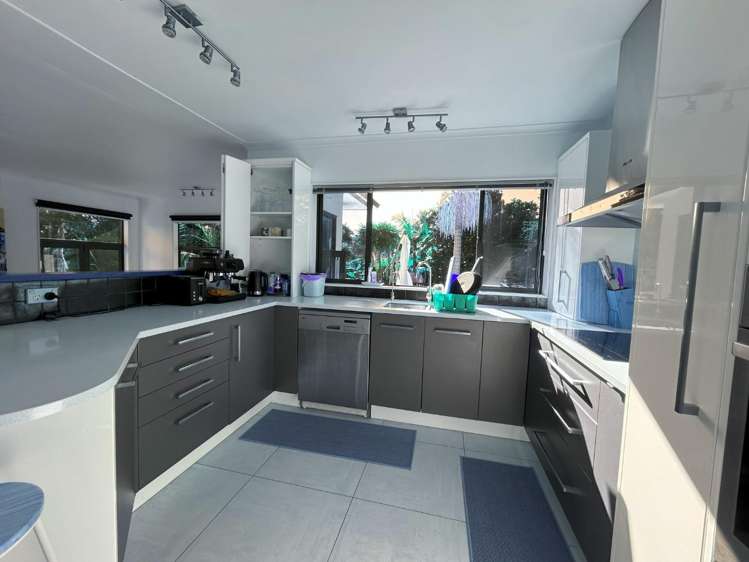 12b Kimberly Grove Greenhithe_8