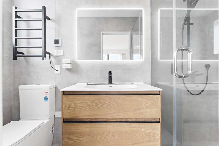 1/258 Lake Road Hauraki_9