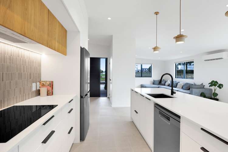 66 Flint Road West Stratford_10