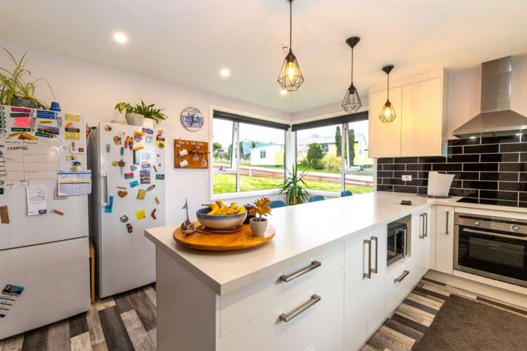 68 Waldron Crescent Green Island_8