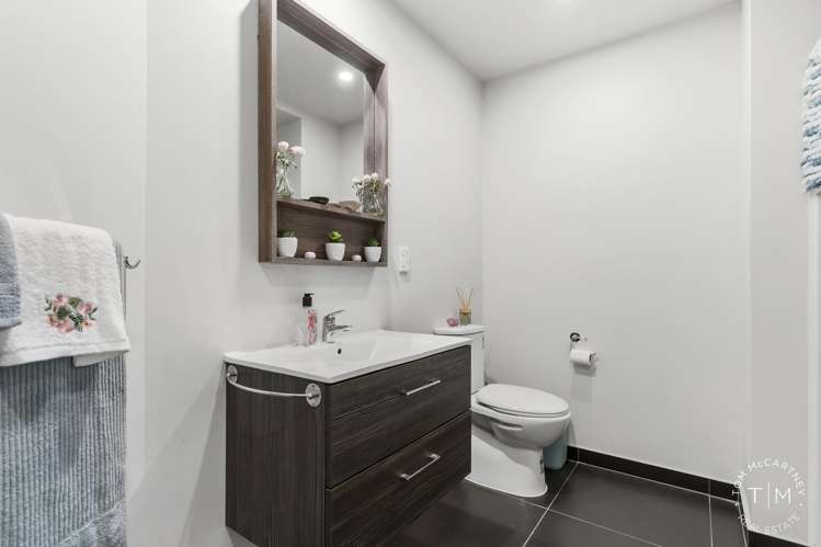 1/150 Bradbury Road Botany Downs_17